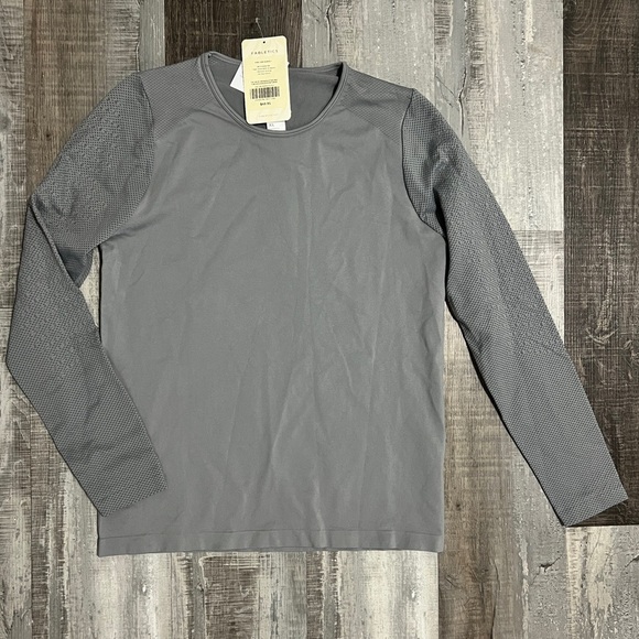 Fabletics Gray Sync 2 Long Sleeve Tee Size XL NWT - Picture 1 of 6